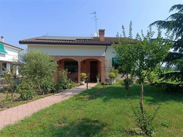 casa indipendente in vendita a Tresignana in zona Tresigallo