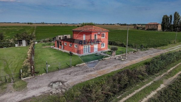 casa indipendente in vendita a Tresignana in zona Tresigallo