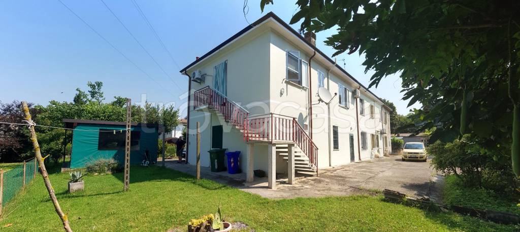 casa indipendente in vendita a Tresignana