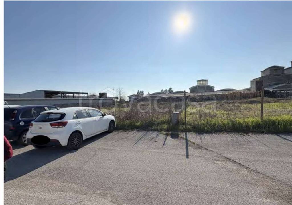 terreno edificabile in vendita a Tresignana