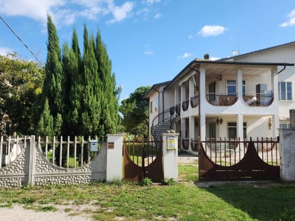 casa indipendente in vendita a Tresignana in zona Formignana