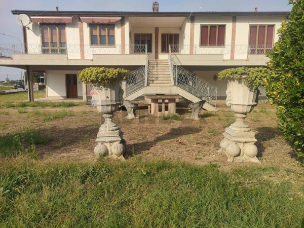casa indipendente in vendita a Tresignana in zona Tresigallo