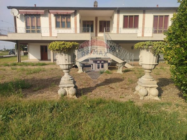 casa indipendente in vendita a Tresignana in zona Tresigallo