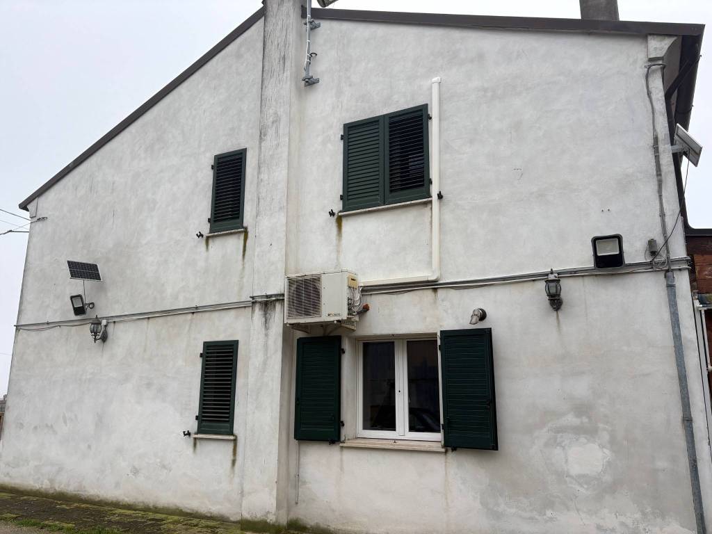 casa indipendente in vendita a Tresignana