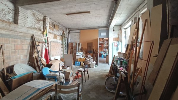 locale di sgombero in vendita a Tresignana