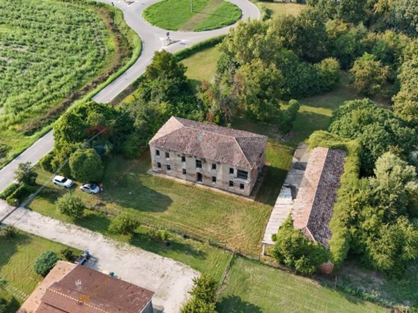 casa indipendente in vendita a Tresignana in zona Formignana