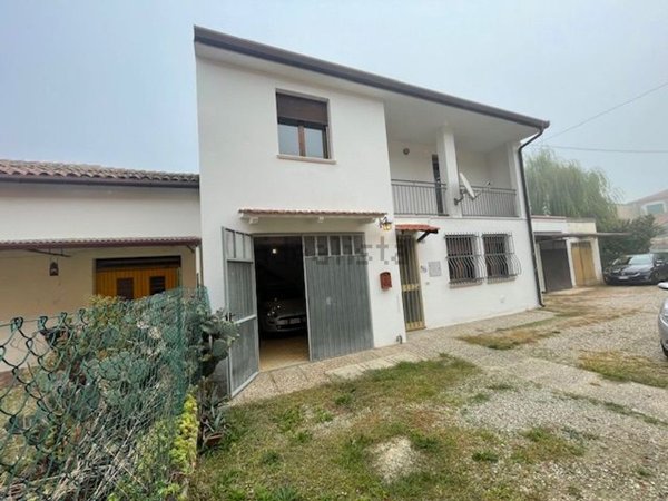 casa indipendente in vendita a Tresignana in zona Tresigallo