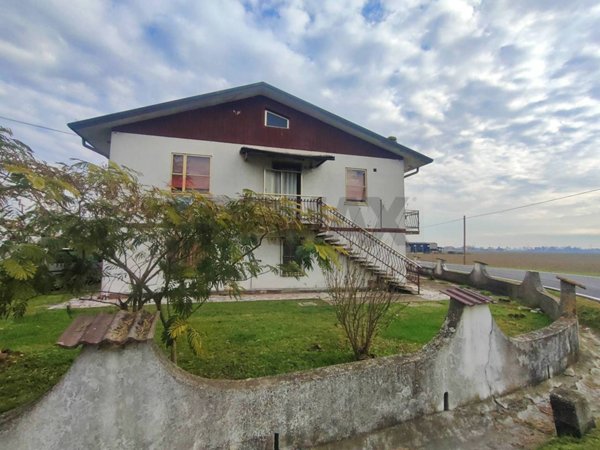 casa indipendente in vendita a Tresignana