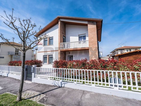 casa indipendente in vendita a Tresignana in zona Formignana