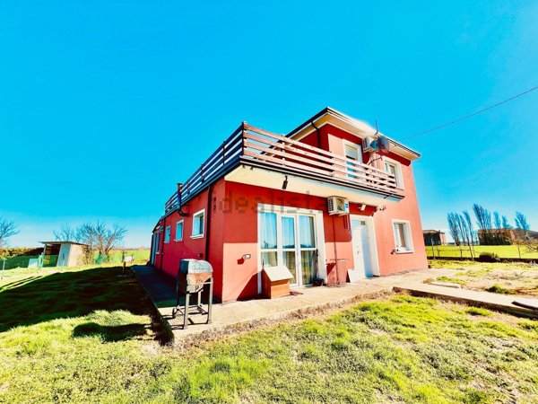 casa indipendente in vendita a Tresignana