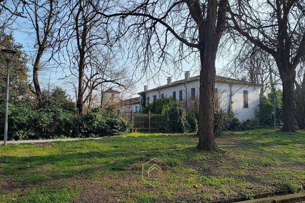 villa in vendita a Tresignana