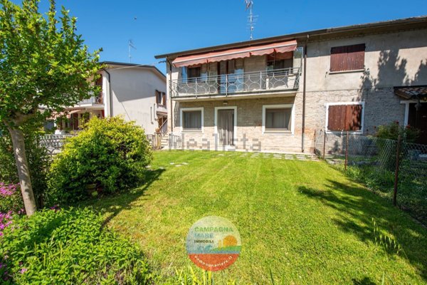 casa indipendente in vendita a Tresignana