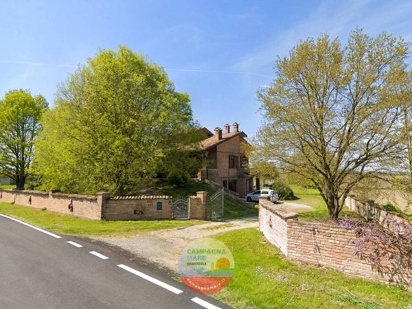 casa indipendente in vendita a Tresignana