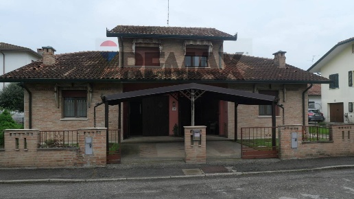 casa indipendente in vendita a Tresignana in zona Formignana