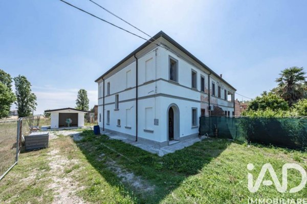 casa indipendente in vendita a Tresignana