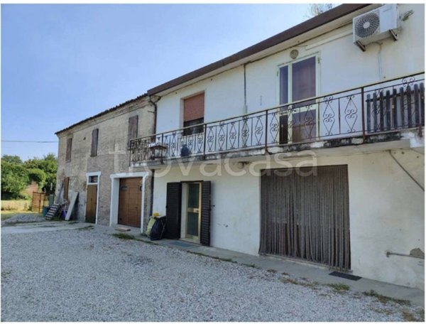 casa indipendente in vendita a Tresignana