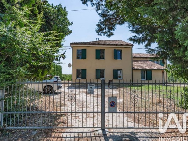 casa indipendente in vendita a Tresignana