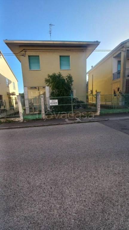 casa indipendente in vendita ad Alfonsine