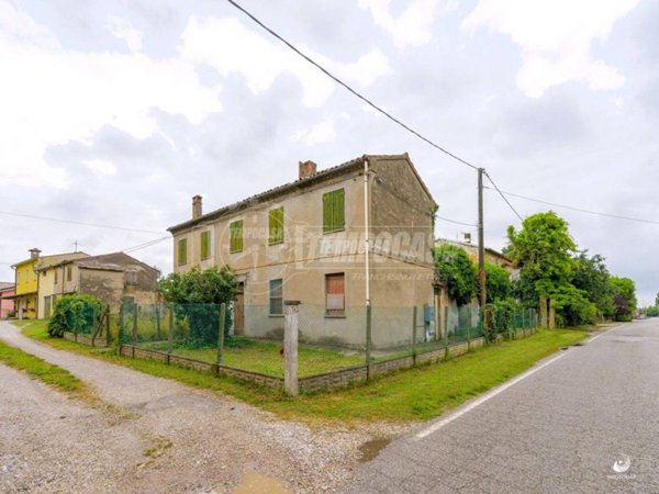 appartamento in vendita ad Alfonsine in zona Longastrino