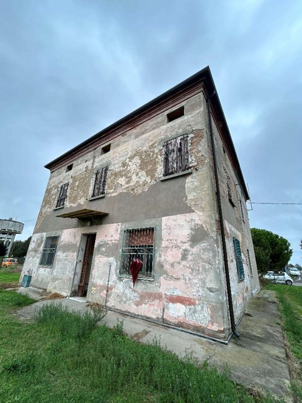 casa indipendente in vendita ad Alfonsine in zona Longastrino