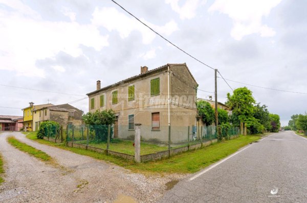 appartamento in vendita ad Alfonsine in zona Longastrino