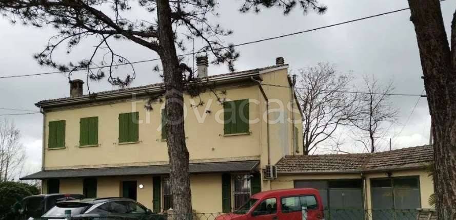 appartamento in vendita ad Alfonsine in zona Longastrino