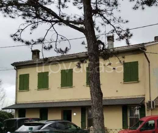 appartamento in vendita ad Alfonsine in zona Longastrino