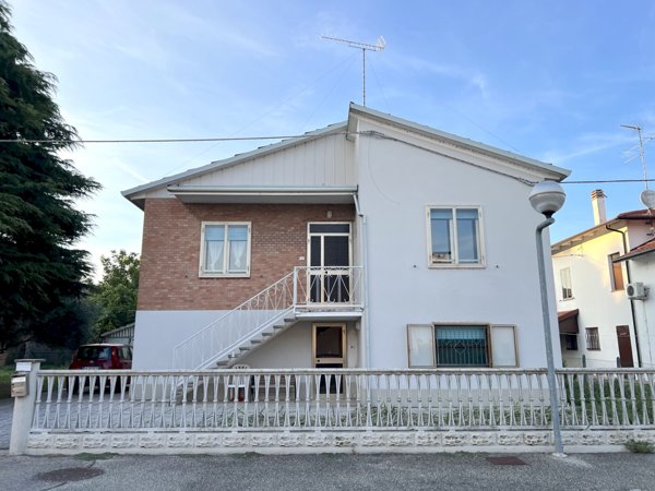 casa indipendente in vendita ad Alfonsine in zona Filo