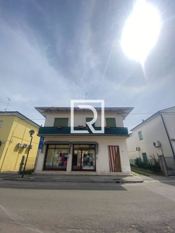 negozio in vendita ad Alfonsine
