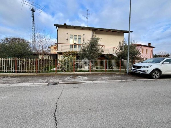 casa indipendente in vendita ad Alfonsine