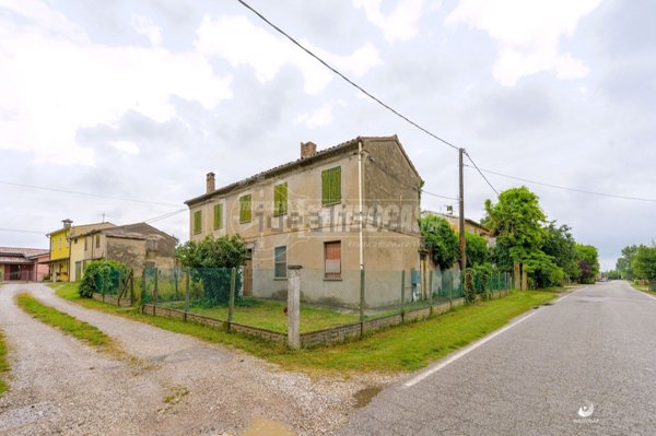 appartamento in vendita ad Alfonsine in zona Longastrino