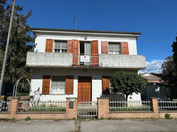 casa indipendente in vendita ad Alfonsine in zona Filo