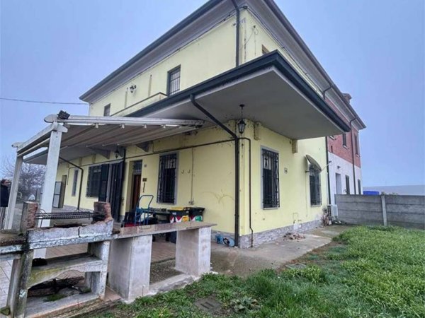 casa indipendente in vendita ad Alfonsine in zona Fiumazzo