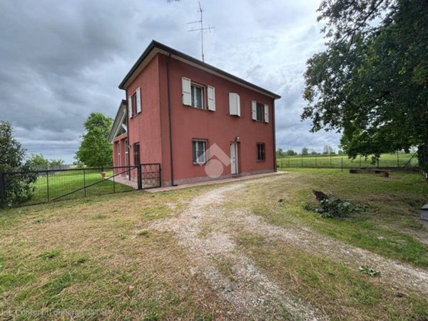 casa indipendente in vendita ad Alfonsine in zona Fiumazzo