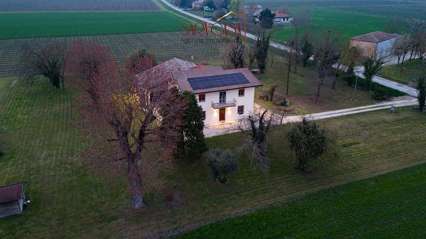 casa indipendente in vendita ad Alfonsine in zona Fiumazzo