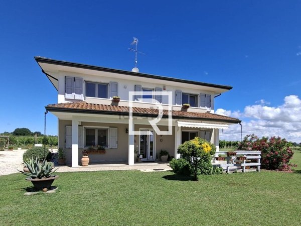 casa indipendente in vendita ad Alfonsine in zona Longastrino