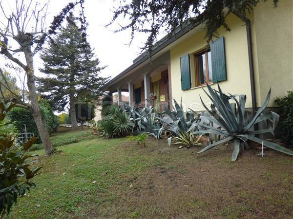 casa indipendente in vendita ad Alfonsine in zona Longastrino