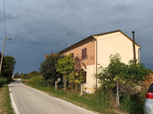 casa indipendente in vendita ad Alfonsine in zona Fiumazzo