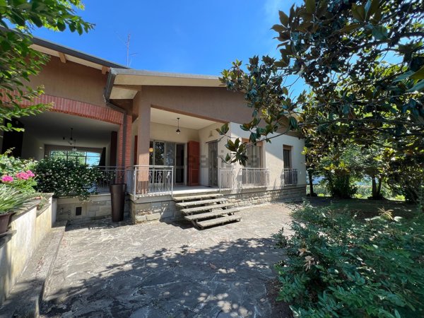 casa indipendente in vendita ad Alfonsine in zona Longastrino