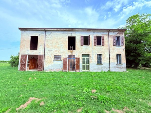 casa indipendente in vendita ad Alfonsine in zona Fiumazzo