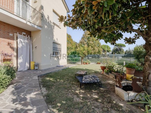 casa indipendente in vendita ad Alfonsine in zona Fiumazzo