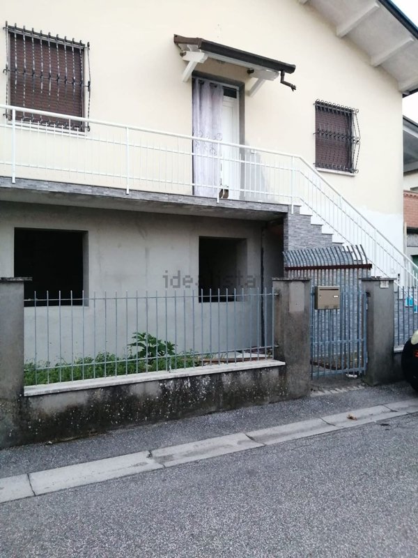 appartamento in vendita ad Alfonsine in zona Fiumazzo