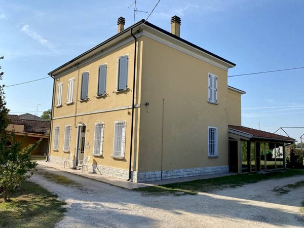 casa indipendente in vendita a Bagnacavallo in zona Glorie