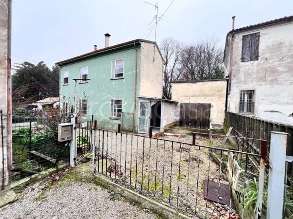 casa indipendente in vendita a Bagnacavallo in zona Villanova