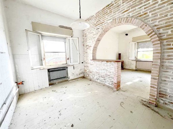 casa indipendente in vendita a Bagnacavallo in zona Villanova