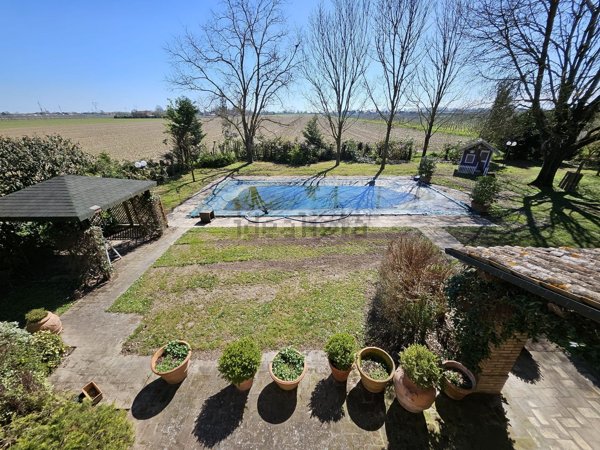 casa indipendente in vendita a Bagnacavallo in zona Villanova