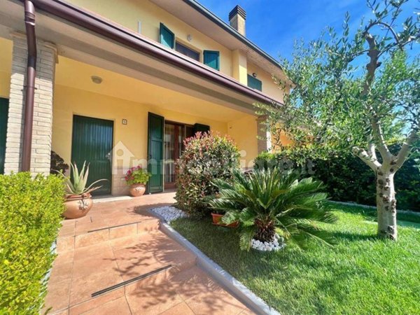 casa indipendente in vendita a Bagnacavallo in zona Glorie