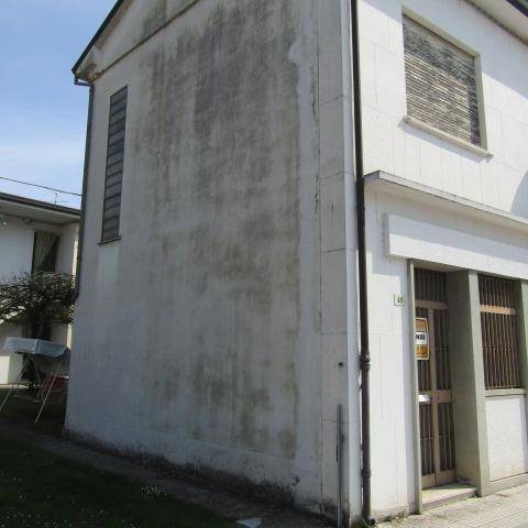 negozio in vendita a Bagnacavallo