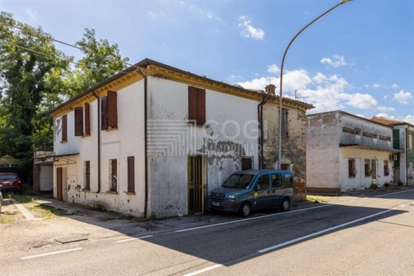 casa indipendente in vendita a Bagnacavallo in zona Villanova