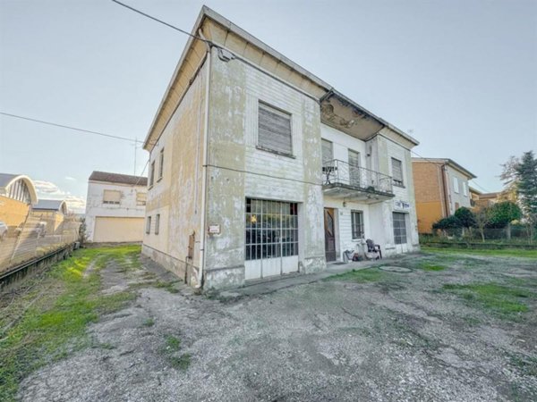 casa indipendente in vendita a Bagnacavallo